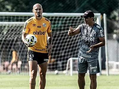 Fabián Bustos busca primeira vitória fora de casa para manter o Santos no topo da tabela