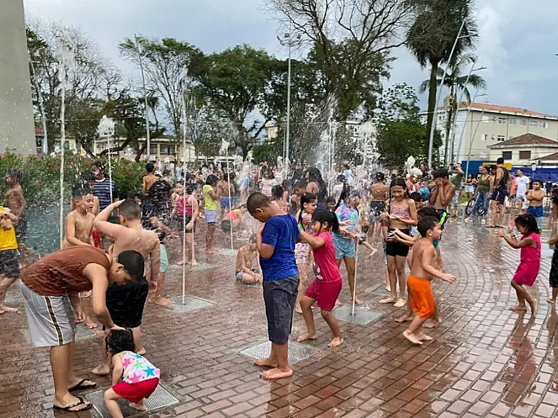 Fonte Interativa funciona em horários especiais durante o verão e férias escolares em Cubatão