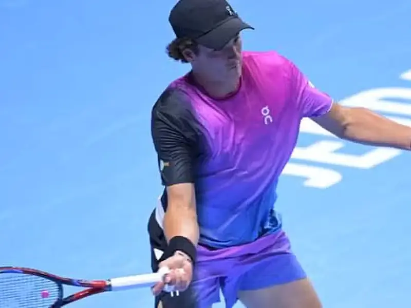 Tênis: João Fonseca conquista o título do Next Gen ATP Finals