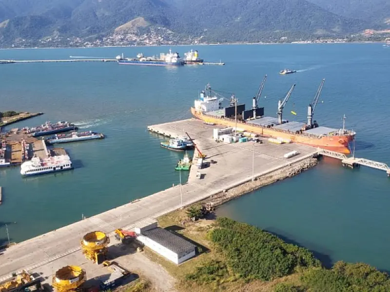Porto de São Sebastião terá área de apoio para reduzir espera de caminhões