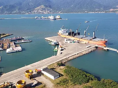 Porto de São Sebastião terá área de apoio para reduzir espera de caminhões