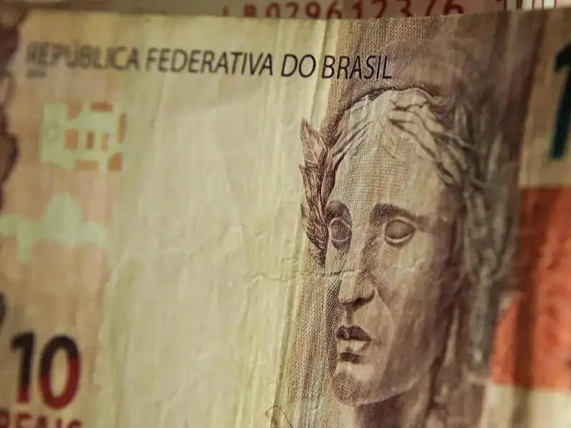 Governo de SP aplica multa recorde de R$ 1 bilhão contra Fast Shop