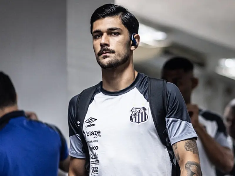 Santos volta atrás e anuncia a permanência de João Basso