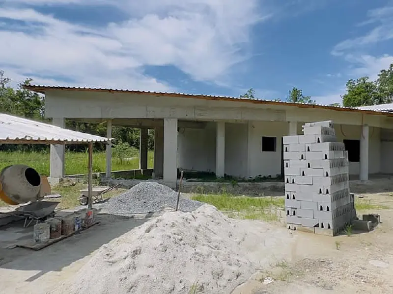Obras avançam na Aldeia Rio Silveira com escola indígena e novas moradias