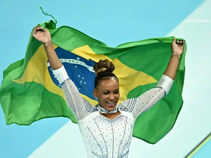 Rebeca Andrade conquista a prata na final do salto nos Jogos de Paris