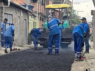 Prefeitura de Guarujá conclui pavimentação da Viela dos Operários