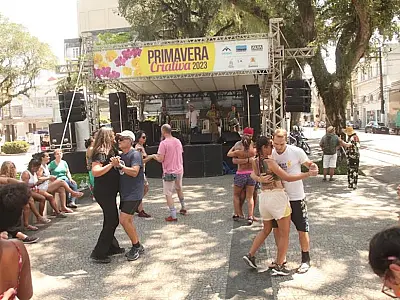 Primavera Criativa leva 15 mil pessoas ao Centro Histórico de Santos