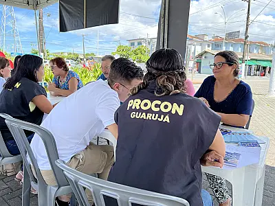 Procon Guarujá orienta consumidores na Praça 14 Bis nesta sexta-feira