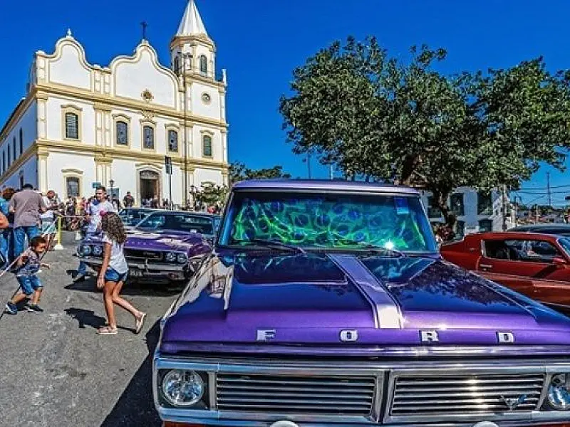 A paixão por carros antigos movimenta até a geração de negócios