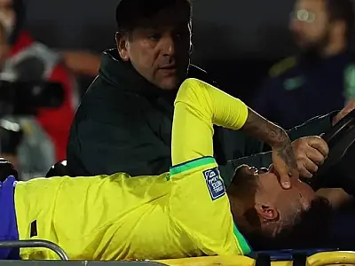 Neymar vê ano caótico e se machuca após só 9 jogos desde última lesão grave