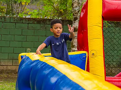 Ruas e Praças de Lazer leva atividades recreativas à Riviera e São Lourenço neste domingo (16)