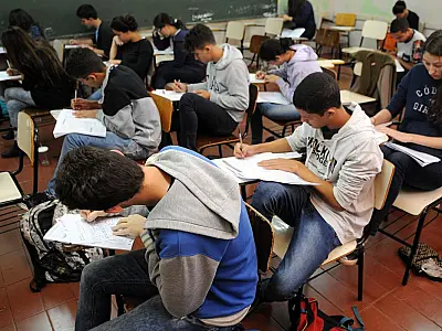 Governo abre consulta pública sobre novo ensino médio