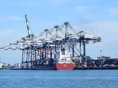 Exportações brasileiras superam marca de US$ 300 bi pelo segundo ano