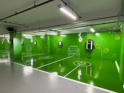 Praiamar e Brisamar Shopping disponibilizam carregamento gratuito para carros elétricos