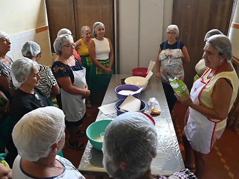 Fundo Social de Santos abre 82 vagas em cursos de artesanato, maquiagem e padaria