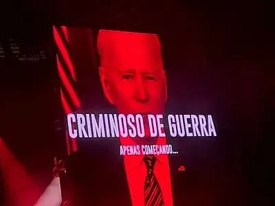 Roger Waters chama Joe Biden de 'criminoso de guerra' durante show no RS