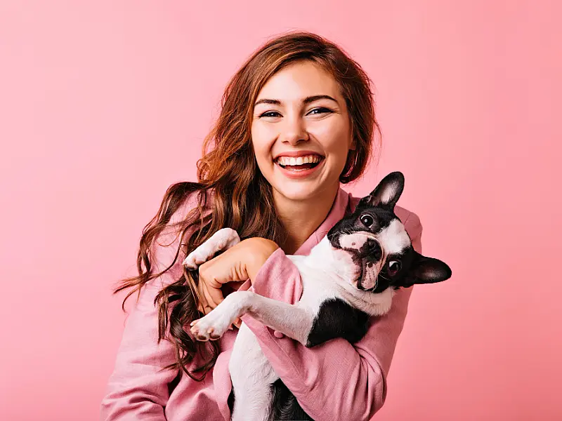 Tutores de pets brasileiros ocupam o segundo lugar de mais felizes do mundo, mostra estudo
