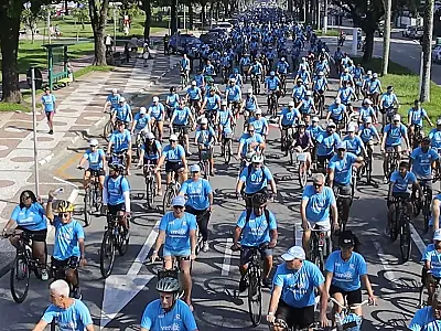 Passeio Ciclístico "Pedal para Todos Santos Brasil" reúne centenas de pessoas em Santos