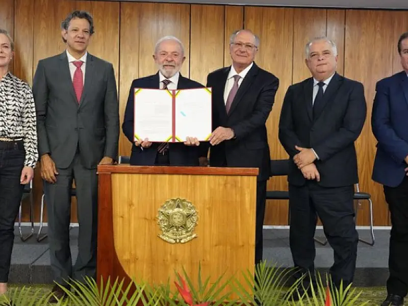 Lula lança programa para impulsionar exportações de Micro e Pequenas Empresas