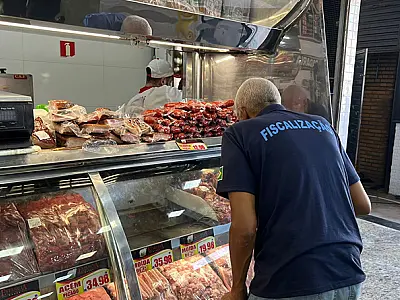 Prefeitura de Guarujá multa cinco açougues em quase R$ 8 mil por comercializarem carne vencida
