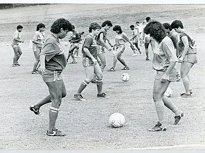 Pesquisadoras, jornalistas e Museu do Futebol resgatam história da seleção feminina