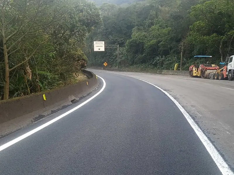 Ecovias intensifica revitalização do pavimento na serra da rodovia Anchieta em setembro