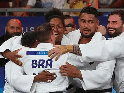 Judô brasileiro fecha Olimpíada com bronze por equipes
