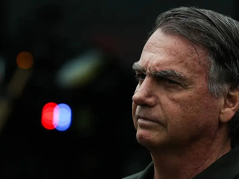 PF conclui que Bolsonaro precisa de cirurgia de hérnia