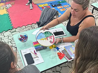 Formação para professoras aborda a importância do brincar na educação infantil