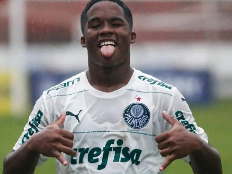 Endrick fecha patrocínio de R$ 12 mi por 'causar dor de cabeça em rivais'