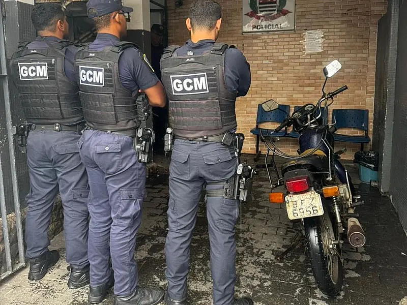 GCM de São Vicente recupera motocicleta roubada