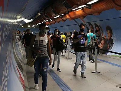 Jovens são os mais afetados pelos efeitos da pandemia, mostra estudo