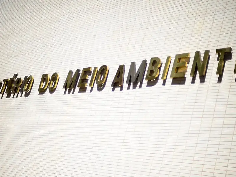 Governo fecha acordo salarial com servidores federais ambientais