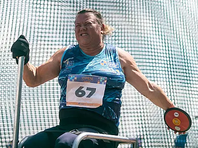 Em um mês, santista Beth Gomes brilha com três recordes mundiais em provas do paratletismo