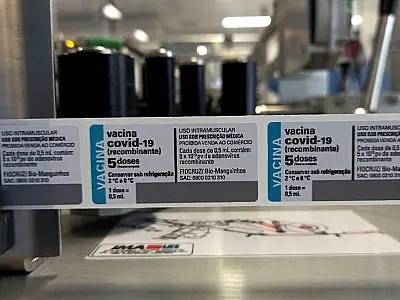 Fiocruz entrega 550 mil doses de vacina 100% brasileira