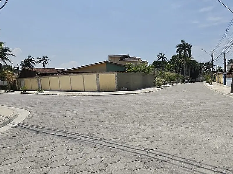 Guarujá tem 42 ruas pavimentadas em um ano e meio