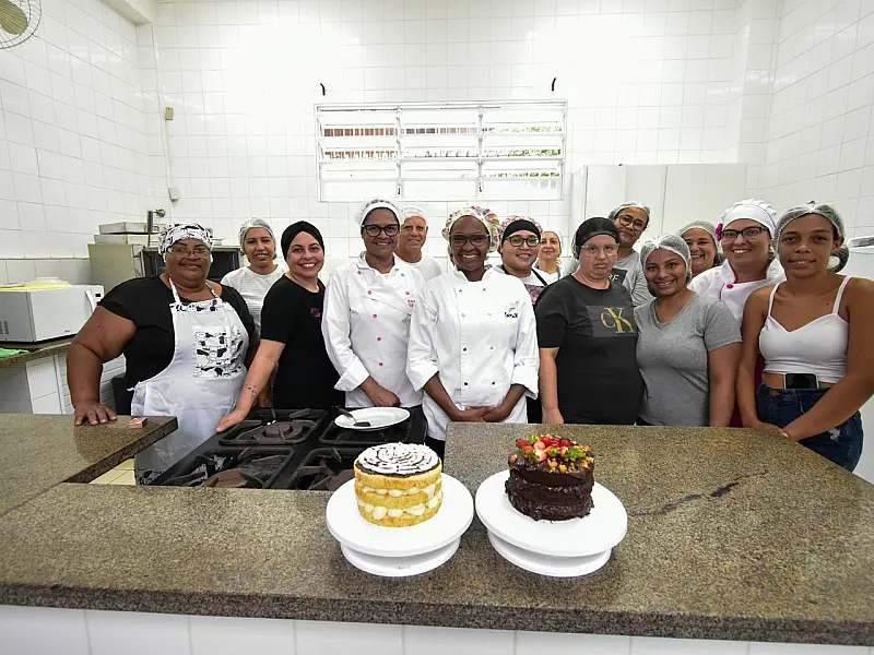 Carro-chefe do Qualifica PG, área de confeitaria forma nova turma de  profissionais