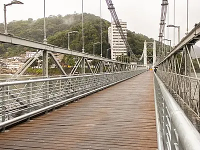 Obras na ciclovia da Avenida Tupiniquins interditam trânsito na Ponte Pênsil parcialmente