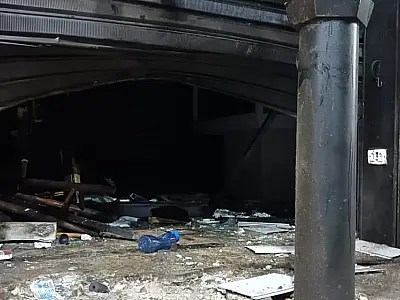 Quadrilha explode joalheria em Vicente de Carvalho, no Guarujá
