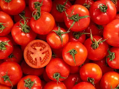 Tomate é o vilão do prato feito e vale-refeição dura menos dias