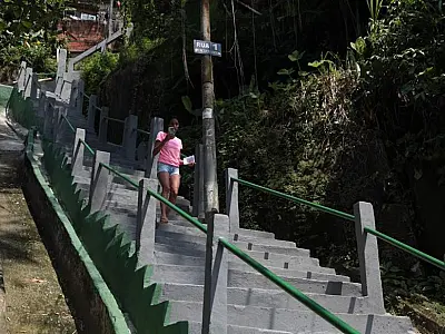 Revitalização de escadarias em morro de Santos serão concluídas até julho