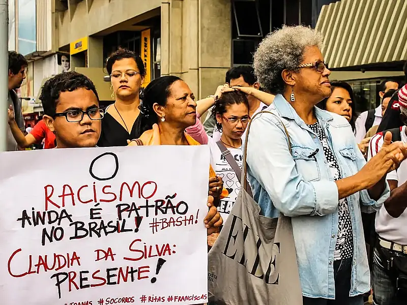 Professores e famílias devem estar engajados no combate ao racismo
