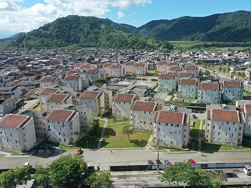 Guarujá entrega 480 escrituras definitivas para moradores do Morrinhos 3