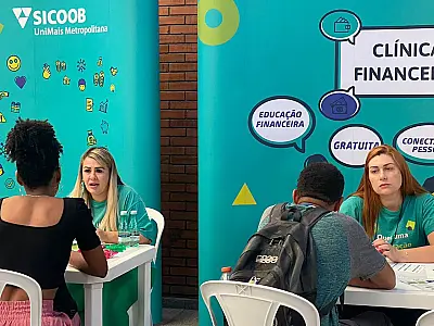 Sicoob UniMais Metropolitana realiza ação de orientação financeira gratuita