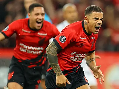 Athletico-PR bate Galo por 2 a 1 em clássico brasileiro na Arena Baixada