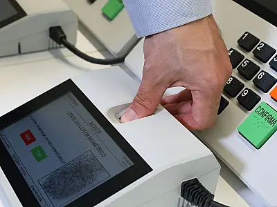 Seis governadores deixam cargos para disputar eleições de outubro