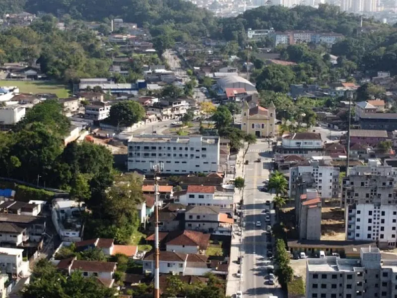 Morro Nova Cintra preserva tradição e história portuguesa em Santos