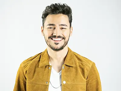 Thiago Brado é uma das atrações do São João na Praia, na Arena Bertioga