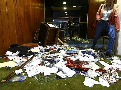 Relatório aponta aumento da violência policial e ataques à democracia