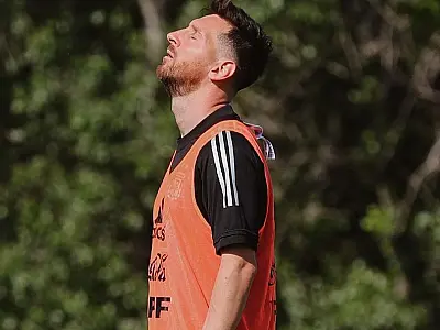 Messi testa positivo para Covid-19 e é isolado no PSG